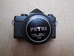 Appareil Photo PETRI MF-1, Bien Regarder Les Photos, Objectif Très Souple, Levier D'armement Bloquer - Macchine Fotografiche