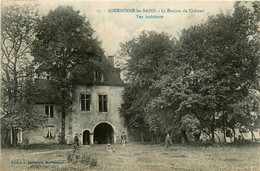 Bourbonne Les Bains * Le Donjon Du Château , Vue Intérieure * Villageois - Bourbonne Les Bains