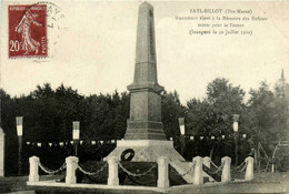 Fayl Billot * Un Coin Du Village Et Le Monument élevé à La Mémoire Des Enfants Du Pays Morts Pour La France - Fayl-Billot