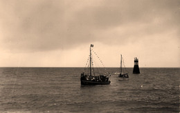 Dahouët , Pléneuf Val André * Le Bâteau D'où Est Donnée La Bénédiction De La Mer ! - Pléneuf-Val-André