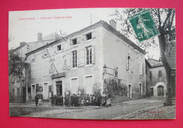 34 Capestang 1910 Place De L'Hôtel De Ville TB Animée éditeur Coste Dos Scanné - Capestang