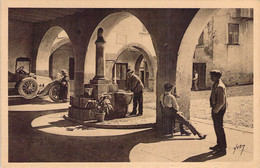 CPA - 06 - SOSPEL - Arcades Et Vieille Fontaine - Animée - Vieux Véhicule - Hommes Discutent Sous Les Arcades - Sospel