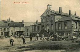 Montmort * Place De La Mairie Du Village * Travaux ! * Boucherie * Villageois - Montmort Lucy