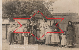 CP Photo 1917 Galizien, Ukraine, Type De Femme Et Enfants (A241, Ww1, Wk 1) - Ukraine