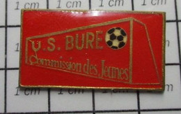 1422 Pin's Pins / Beau Et Rare / THEME : SPORTS / COMMISSION DES JEUNES U.S. BURE Meuse, En Région Grand Est. - Football