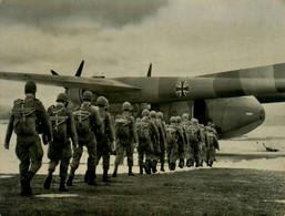 Deutsche Bundeswehr * Parachutisme * Aviation Avion Militaire Parachutiste * WW2 Guerre 39/45 War * Noratlas - Parachutting