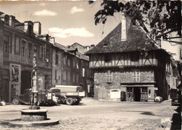 46-SAINT-CERE- PLACE DU MERCADIAL - Saint-Céré