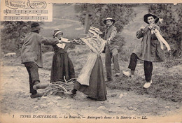 CPA - DANSE - 63 - La Bourrée - La Bourreio D'aubergno - Danseur En Costume Et Violoniste - Danza