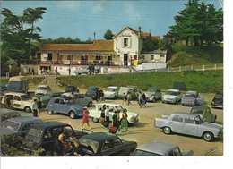 44 - LA PLAINE SUR MER - Belle Vue Animée Du Café Et Place De PORT GIRAUD -Centre De Pêche Aux Moules - La-Plaine-sur-Mer