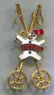 SKI / SKIING - Carnaval De Quebec, Canada, Enamel, Vintage Pin, Badge, Abzeichen, Dimensions: 60x30mm - Sports D'hiver