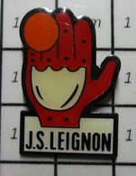 1522 Pin's Pins / Beau Et Rare / THEME : SPORTS / CLUB FOOTBALL JS LEIGNON Club De Football à Ciney, Belgique - Football