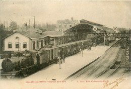 Châlons Sur Marne * Intérieur De La Gare * Train Locomotive Machine * Ligne Chemin De Fer De La Marne - Châlons-sur-Marne