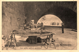 Les Petits Métiers Parisiens , La Matelassière * Métier Ancien Paris * Au Dos Publicité Le MOKA WILLIOT Chicorée - Artisanry In Paris