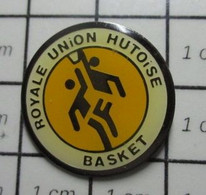 1522 Pin's Pins / Beau Et Rare / THEME : SPORTS / ROYALE UNION HUTOISE BASKET HUY WALLONIE LIEGE - Basketball