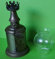 6/ Ancienne LAMPE à HUILE Les Hirondelles-Métal Chaînette-Hauteur 24 Cm Et Verre D'origine 9.5x3.3 Cm Environ -Vers 1900 - Kandelaars, Kandelaars & Kandelaars