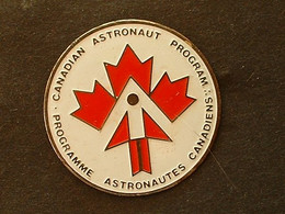 Pin's PROGRAMME ASTRONAUTES CANADIENS - Space