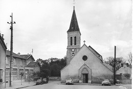 VILLECRENES ( 94 ) -  L'Ecole Et L'Eglise   ( C.P.S.M. , Gd - Ft ) - Villecresnes