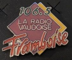 RADIO  FRAMBOISE - 106.5 - LA RADIO VAUDOISE - CANTON DE VAUD - SUISSE - SCHWEIZ - SWITZERLAND - SVIZZERA -     (29) - Médias