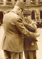 PHOTO DE PRESSE "1963, Prise D'armes Aux Invalides En Présence Du Général De Gaulle" / POLITIQUE - Otros