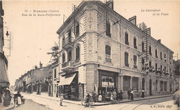 42-ROANNE- RUE DE LA SOUS-PREFECTURE LE CARREFOUR ET LA POSTE - Roanne