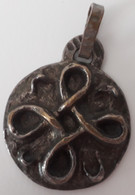 Pendentif Yvonne TINDAS En Bronze Années 1950 - Hangers