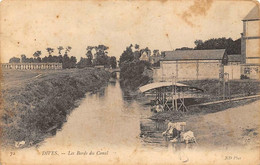 Dives          14         Les Bords Du Canal . Lavandières.        (voir Scan) - Dives