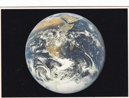 THIS FANTASTIC VIEW OF EARTH  WAS SEEN  BY THE  APOLLLO 17  ,,,,,  PHOTOGRAPHY  BY  NASA ,,,1986,,,,,JOLIE CARTE ,,,,TBE - Astronomie