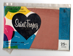Ancienne Paire De Bas - SAINT TROPEZ   Sans Couture 1er Choix , Emballage Déposé , Zonder NHaad 1e Keus Micromesh 25F - 1940-1970