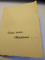 Petite Carte Bristol Publicitaire à 2 Volets / "Pour Vous Madame"/ Charlotte DUBOURG/Vers 1950-60      PARF239 - Otros & Sin Clasificación