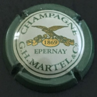 51 - Capsule De Champagne 16 - G.H. Martel H éloigné Du M, 1869 En Gros Contour Vert Clair Epernay - Martel GH