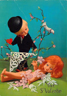 CP - Vive St Valentin - Illustration D'un Petit Garçon Au Chapeau Cherche à Flirter Avec Une Petite Fille Allongée - Saint-Valentin
