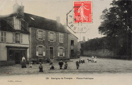 77 - SEINE ET MARNE - SAVIGNY-LE-TEMPS - Place Animée Devant Boulangerie - Superbe - 10553 - Savigny Le Temple