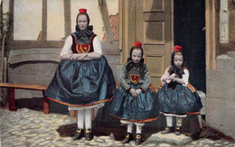 CPA - ENFANT - Enfants En Costume De Hesse - Colorisée - Moselle - Gruppen Von Kindern Und Familien