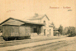 Theneuille * La Gare * Train Locomotive Machine * Ligne Chemin De Fer Allier - Sonstige & Ohne Zuordnung