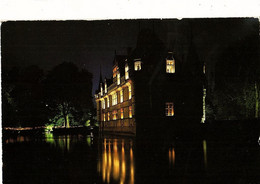 Azay Le Rideau      /                   Le Château Illumine Et Son Reflet Dans L Indre - Azay-le-Rideau