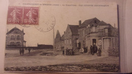 02 BRANCOURT LE GRAND LA GRAND PLACE CAFE LECONTE DHENNEQUIN  1930 - Sonstige & Ohne Zuordnung