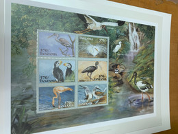 Birds From Tanzania Stamp From Hong Kong MNH - Storia Postale