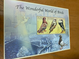 Birds From St Vincent Stamp From Hong Kong MNH - Covers & Documents