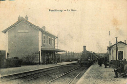 Ponthierry , St Fargeau * La Gare * Arrivée Train Locomotive Machine * Ligne Chemin De Fer Seine Et Marne - Saint Fargeau Ponthierry