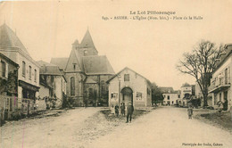 ASSIER L'église Et La Place De La Halle - Assier