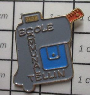 3219 Pin's Pins / Beau Et Rare / THEME : ADMINISTRATIONS / ECOLE COMMUNALE TELLIN CARTABLE DOUBLE DECIMETRE Province De - Administrations