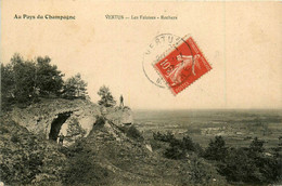 Vertus * 1907 * Un Coin Du Village , Les Falaises Et Rochers - Vertus