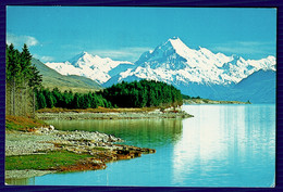 Ref 1557 - 1990 Postcard - Mount Cook & Lake Pukaki - New Zealand $1 Bird Stamp To UK - Nouvelle-Zélande