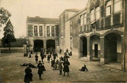 La Roche Sur Yon * Carte Photo 1907 * école Institution Ste Marie * Enfants Cour De Récréation écoliers - La Roche Sur Yon