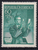 MiNr. 957 Österreich1950, 2. Dez. Tag Der Briefmarke - Sammler Prüft Eine Marke - Postfrisch/**/MNH - Giornata Del Francobollo