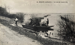 Bouaye - Le Lac De Grand Lieu - Pêcheurs Au Casier - Bouaye