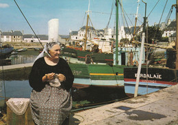 Delcampe - LESCONIL 29  ( BATEAUX DE PECHE DU GUILVINEC KERDALAIE COURRIER DES ONDES ET GULF STREAM ) PECHE EN MER ET DENTELLIERE - Lesconil