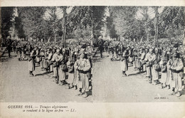 Militaria - Cpa Stéréo - Les Troupes Algériennes Se Rendant à La Ligne De Feu - Spahis - Ww1 Guerre 1914 1918 - Weltkrieg 1914-18