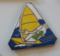S123 Pin's Voilier Planche à Voile Jump Qualité EGF Achat Immédiat - Sailing, Yachting