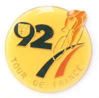 Pin's 92 - Blason Des Hauts De Seine - TOUR DE FRANCE - Badges Impact - L230 - Administrations